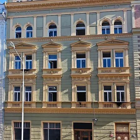 Rehorova 30 * Praga