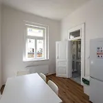 Rehorova 30 *