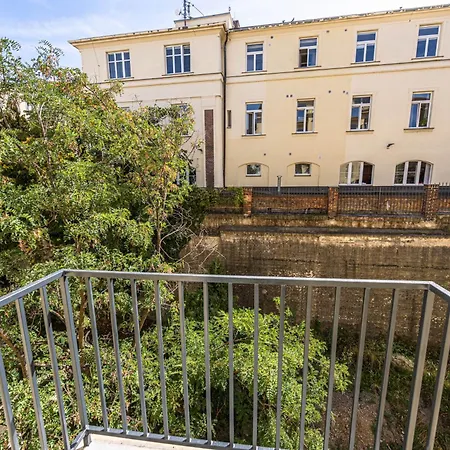 Rehorova 30 * Prag